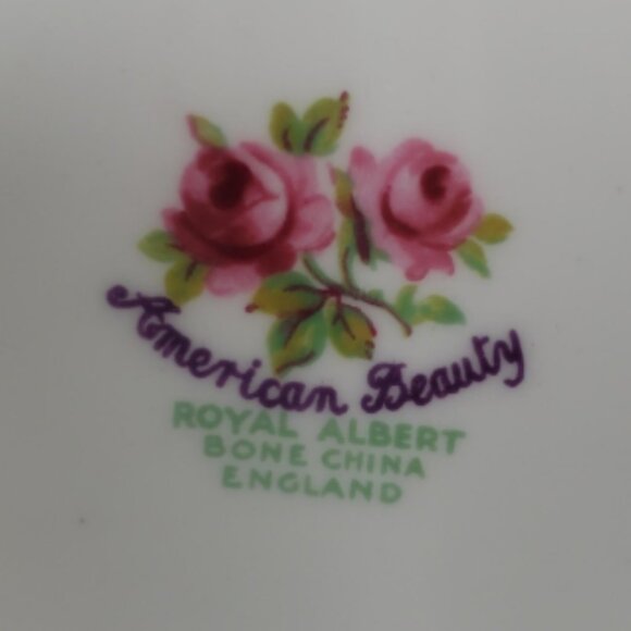 Vintage Royal Albert "American Beauty" Tea Set – 2 Cups & Saucers + Side Plate - Picture 7 of 7